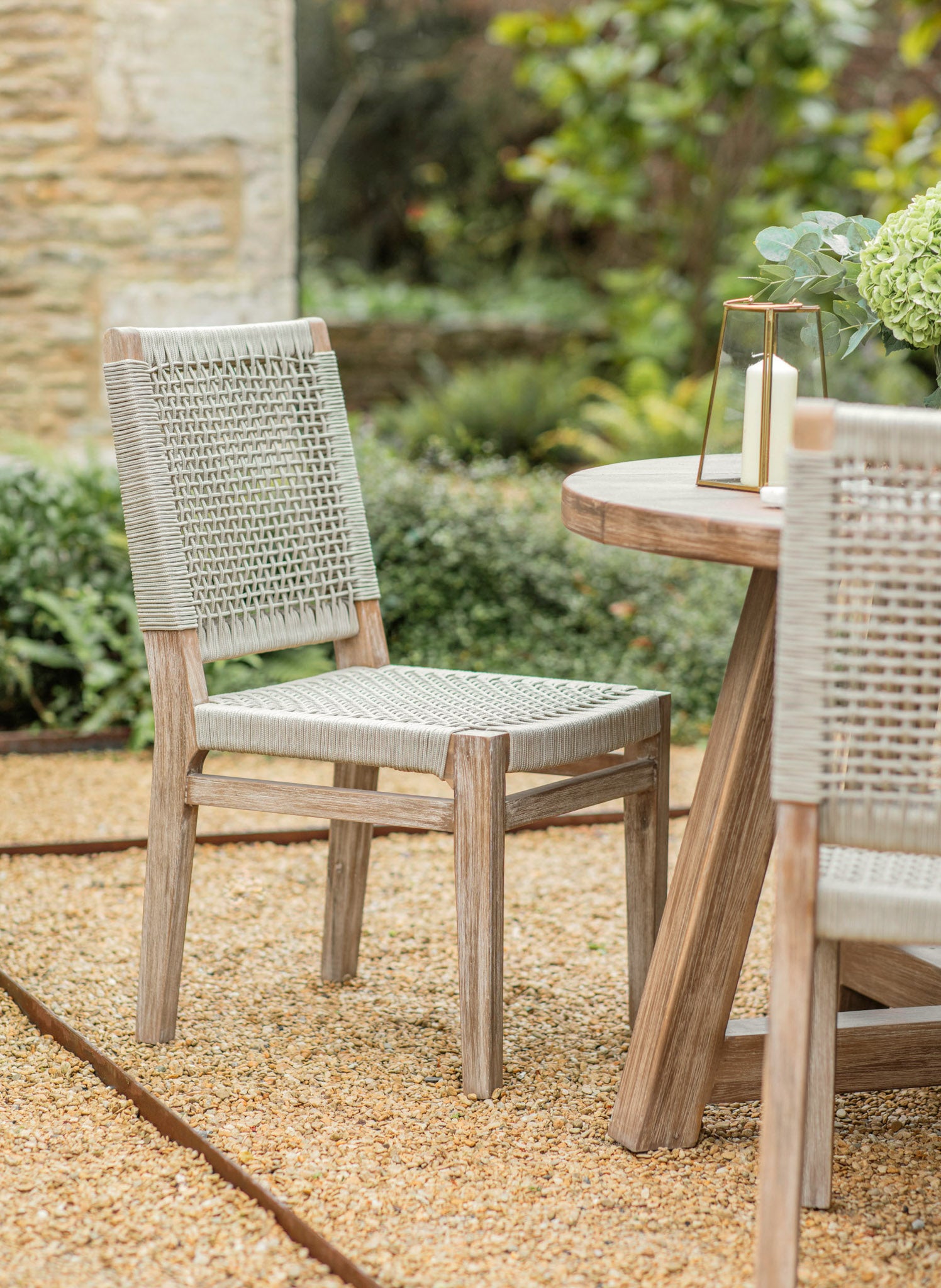 Chilford Solid Wood Round Dining Table – Soto Gardens